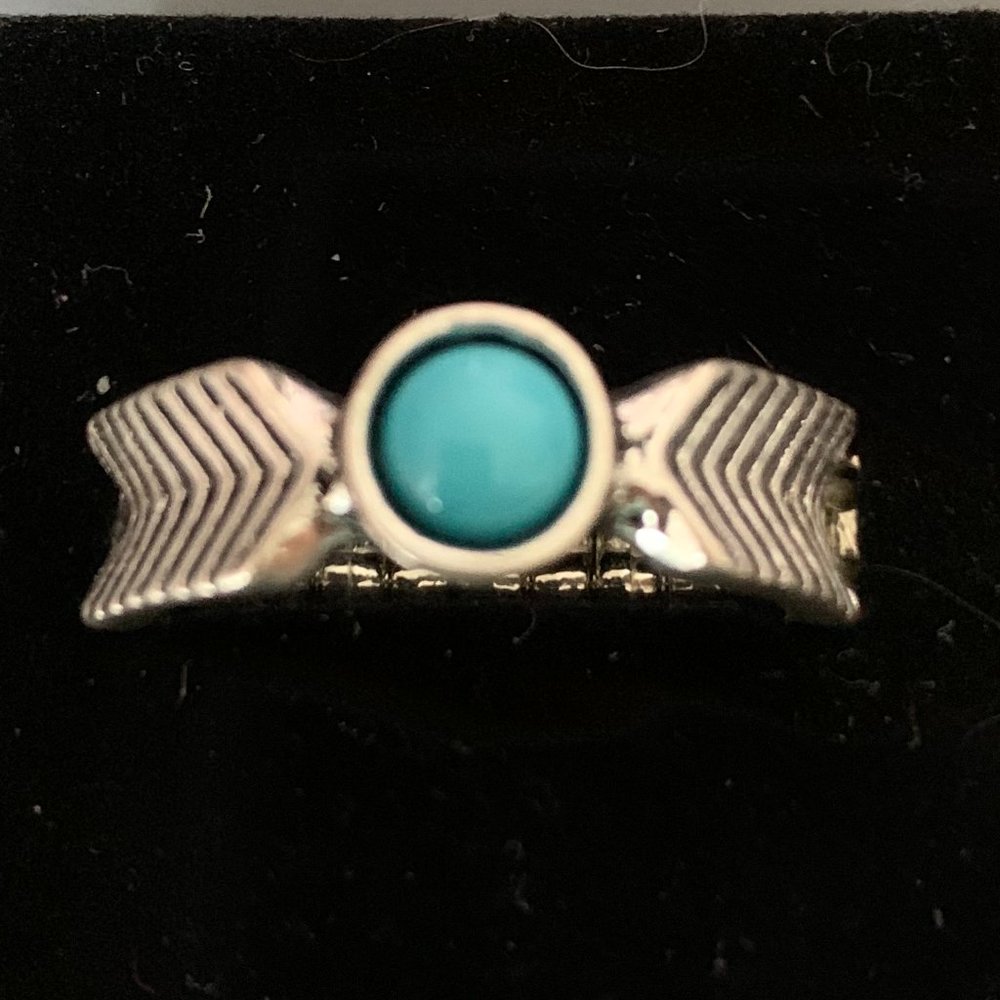 Paparazzi Awesomely ARROW Dynamic Blue Ring with Stretchy Back